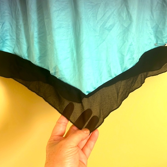 L Gradient Irregular Shirt Print Button VNeck ThreeQuarter Sleeve Ladies Blouse - Picture 7 of 10